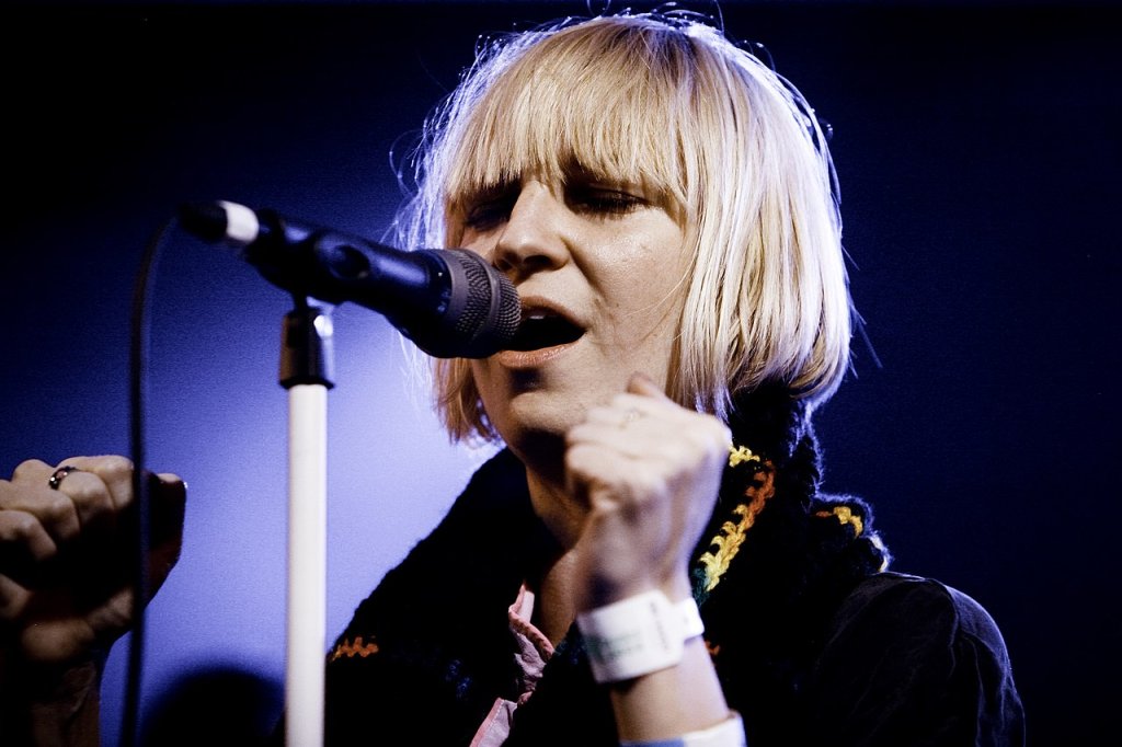 Sia_performing_photograph_by_Kris_Krug