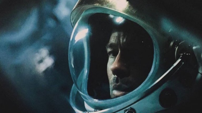 "Ad Astra" 
Реж. Джеймс Грей ("Малката одеса", "Изгубеният град Z")
Премиера: 24 май
Една интересна продукция, на която се обръща изненадващо малко внимание, а филмът заслужава такова най-малкото заради актьорския си състав: Брад Пит, Томи Лий Джоунс, Рут Нега, Донълд Съдърланд...
Рой Макбрайд (Пит) е син на астронавт. Някога баща му Клифърд (Томи Лий Джоунс) е потеглил на еднопосочна мисия към Нептун в търсене на признаци за съществуването на извънземен живот. 20 години по-късно Рой, който е военен инженер, също тръгва на пътуване из Слънчевата система в търсене на баща си и на отговори защо се е провалила мисията му. 
Режисьорът Джеймс Грей си е поставил за цел да пoкаже "най-реалистичното представяне на пътуване в Космоса", което сме виждали на киноекран, с акцент върху опасностите, които ни дебнат извън рамките на планетата Земя. И някак ни се иска този филм да се окаже наистина сполучлив.