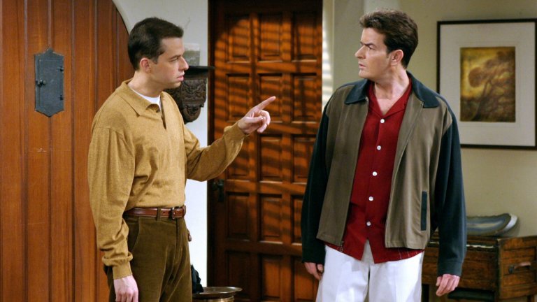 Two and a Half Men / "Двама мъже и половина"  
Също няма какво да се обяснява - чичо Чарли и неговия по-смотан брат Алън и техните истории, изпълнени със секс, бивши съпруги и грижи за малкия Джейк. Да, след изгонването на Чарли Шийн, сериалът става ултимативно по-зле, но пак е гледаем. Все пак обаче ние се съсредоточаваме повече върху онези сезони, в които той все още е в шоуто и то е идеално просто да го погледаш, да се посмееш и да оставиш грижите някъде другаде.