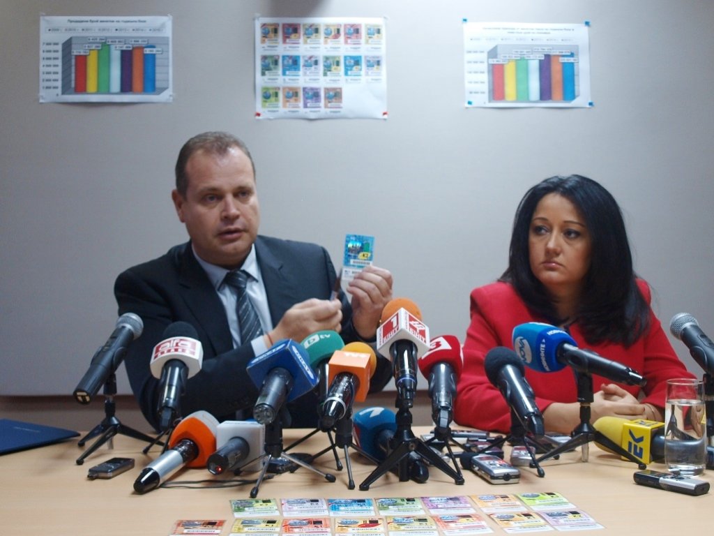 лиляна павлова, лазар лазаров, винетки, винетни стикетри
