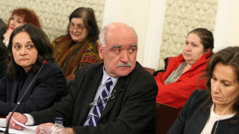 Управителят на НЗОК проф. Камен Плочев: Задълженията ни към други държави са 271 млн. лв.