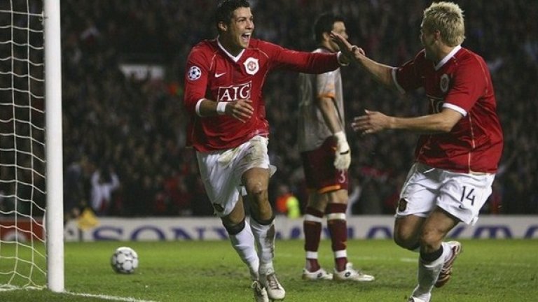 Първи гол: Роналдо вече е звезда и вкарва сравнително късно първия си гол - при 7:1 за Юнайтед над Рома в четвъртфиналите през април 2007 г.