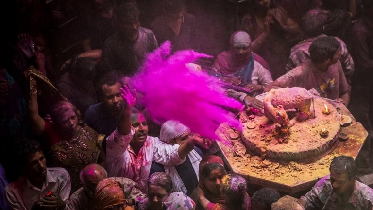 Да се къпеш в цветовете на любовта и веселието