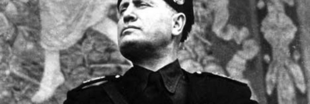 Приличащият на комиксов герой Бенито Мусолини създава Серия А и инвестира сериозно в двете световни титли на Италия през 1934 и 1938 - основно в подкупи