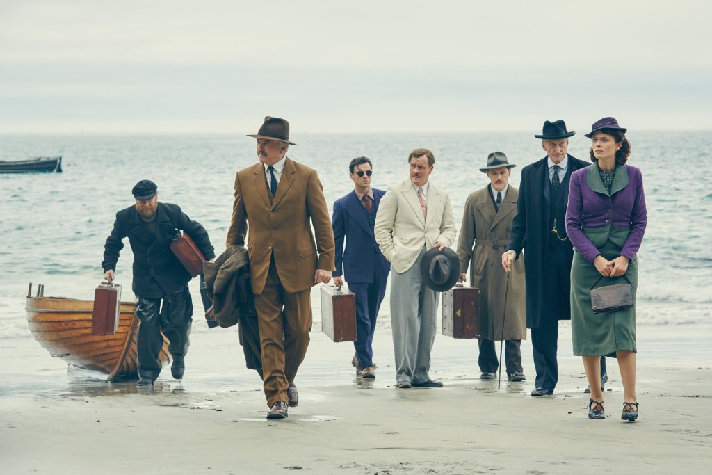 Сериалът беше излъчен по BBC между 26-28.12. и вече е достъпен онлайн.