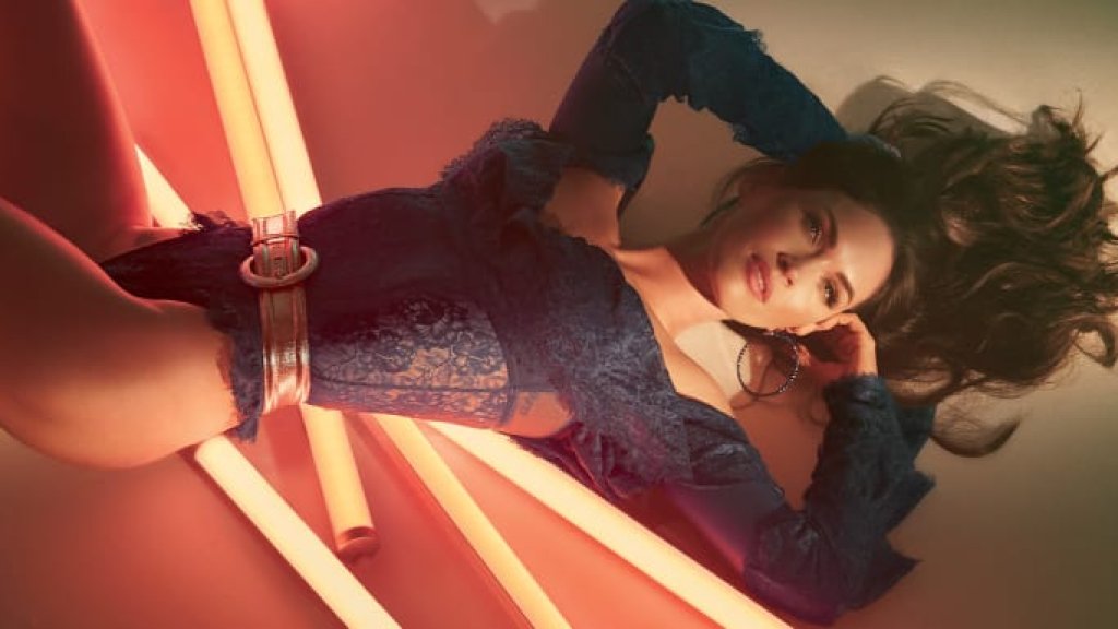 megan-fox-fredericks-of-hollywood-fall-2018-4