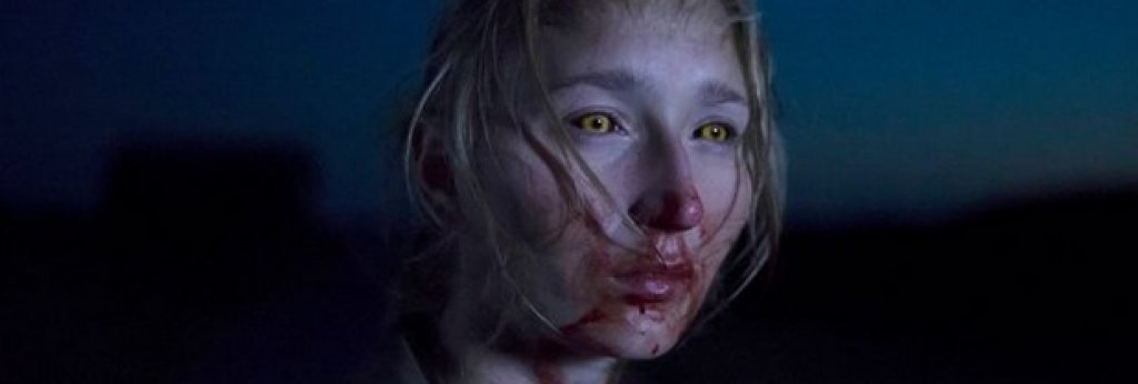 When Animals Dream
Датската драма излезе още през миналата година, но тогава не спечели заслуженото внимание. Съзряването на тийнейджърки чрез трансформацията им във върколаци вече може да се счита за цял поджанр в хорър киното, но този филм предлага и нещо повече.
Зареден със символизъм и с атмосферата на малък крайбрежен град, When Animals Dream третира състоянието на главната героиня не като събуждане на звяра вътре в нея, а като цялостно израстване и послание към отлъчените навсякъде по света.