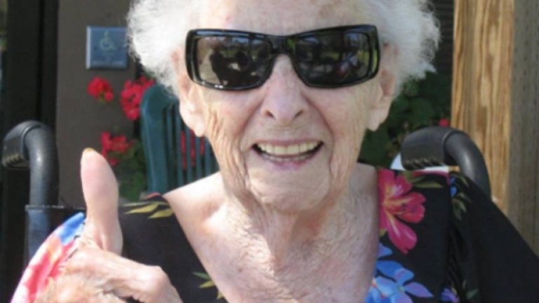 "Бабката от блока" е класически фолклорен типаж oт по-новите страници в интернет.