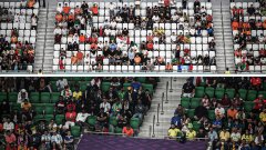 Катар брои и празните седалки, но сметката пак не излиза