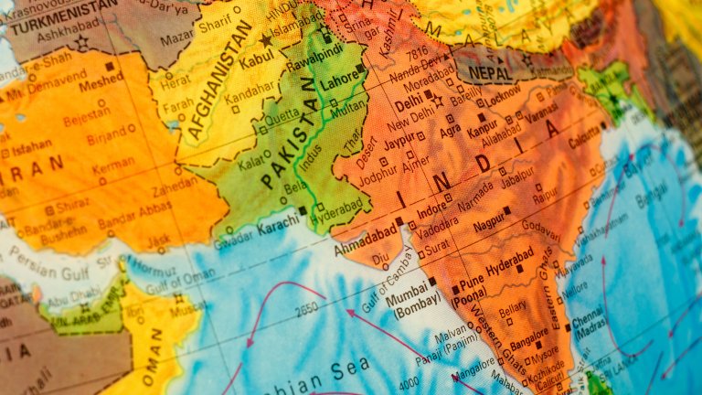 От империя към разлом: Индия, Пакистан и тежкото наследство на британската корона