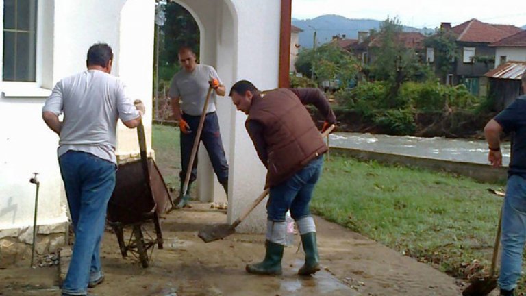 Изборни (по)падения