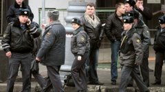 Милицията в Москва е на крак заради взрив на летище Домодедово, за който се предполага, че е терористичен акт...