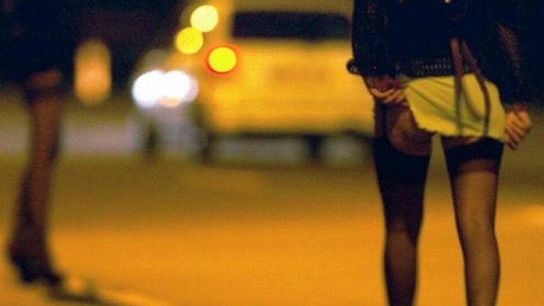 Сливенски свещеник иска да се забрани проституцията в обсег на 200 метра от детски градини, училища, културни институции и публични сгради 