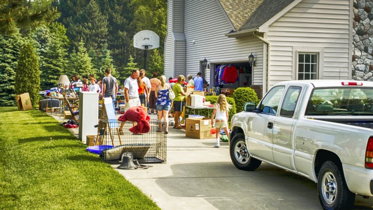 Колкото повече градове намерят начини да осигурят допълнителен подслон във вече съществуващи сгради (като гаражи например), и да улеснят издаването на разрешителни за промяна на предназначението на тези места и отдаването им под наем, толкова по-добре ще е за градовете.