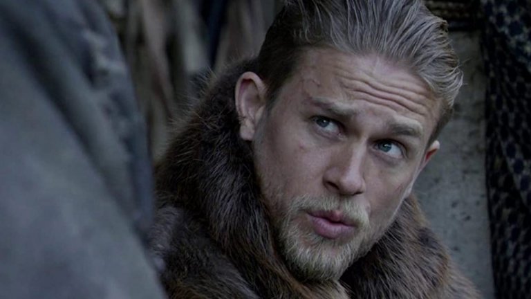 "Крал Артур: Легенда за меча" (King Arthur: Legend of the Sword), 2017 Като крал Артур във визуално пищната продукция с фантастични елементи на Гай Ричи.