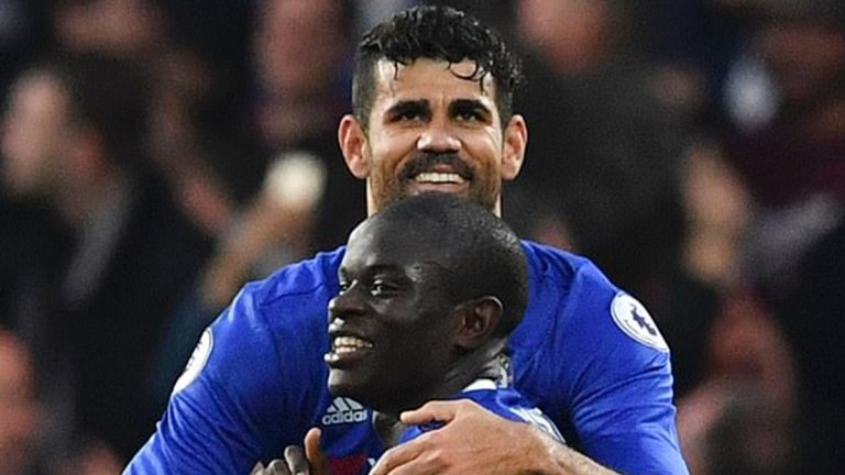 "Излизах гол от банята и исках да прегърна Канте, но той дори не си сваля бельото под душа"