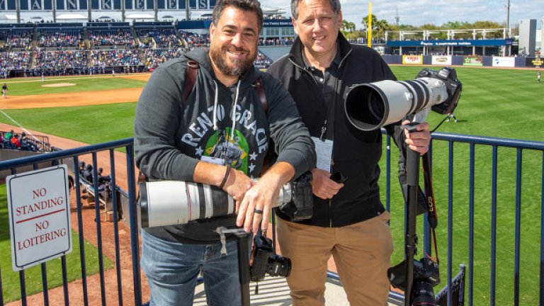 Кауси (вляво) си отиде на 48.