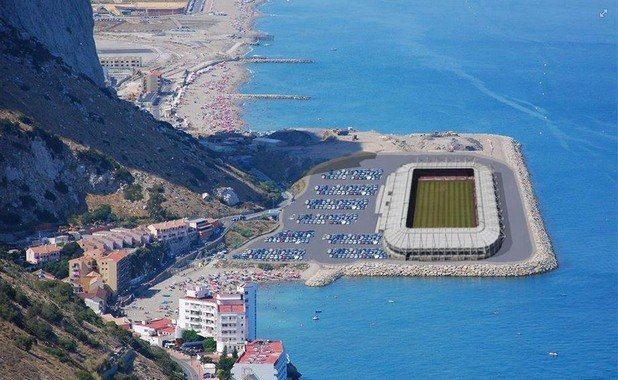 Плановете за новата арена на Гибралтар вече са в ход, стадионът ще изглежда така. И ще е разположен от другата страна на скалата, на практика в открито море.