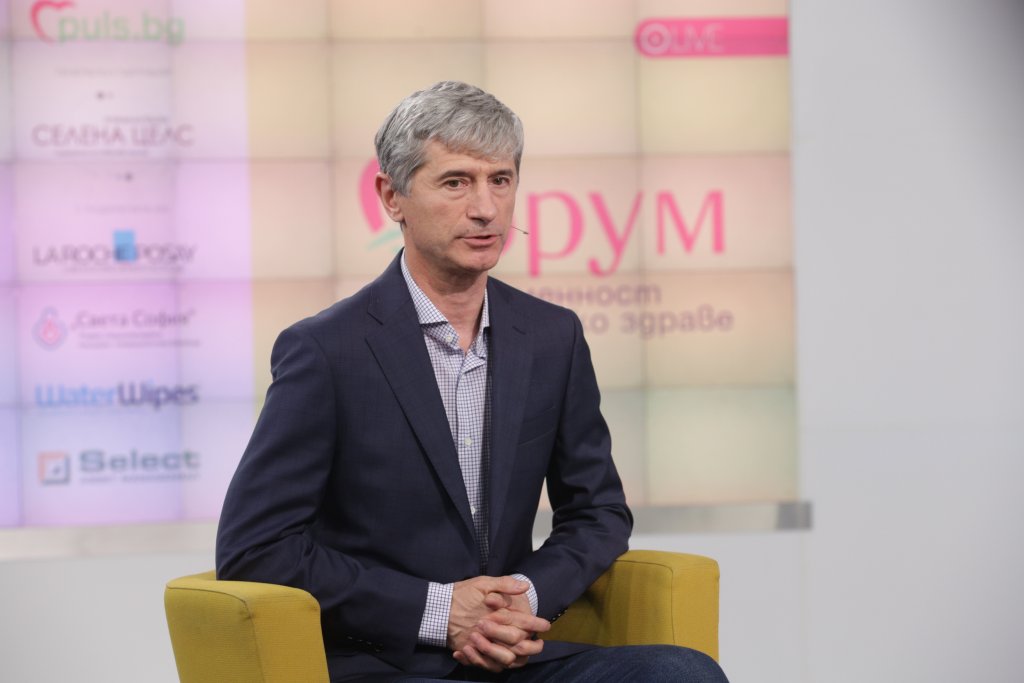 д-р Тихомир Мустаков