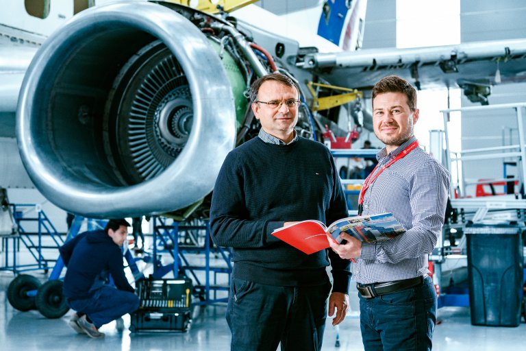 Банката работи с голям набор бизнеси.