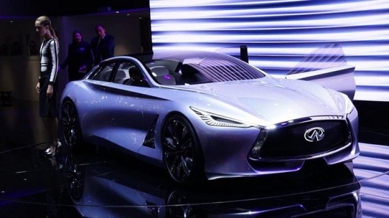 Infiniti Q80 Inspiration
Луксозното подразделение на Nissan отново демонстрира, че има потенциал да се превърне в самостоятелен, при това важен, играч на световния премиум пазар.
Доказателството за това е концептуалният седан Q80 Inspiration – елегантната лимузина е дълга точно 5 метра, а височината й е едва 1350 мм.
Всяка една от четирите странични врати осигурява достъп до индивидуално кресло, а панорамният покрив осигурява светлина и усещане за пространство в купето. Концептът се задвижва от хибридна система с мощност 550 конски сили, а средният му разход на гориво е снижен до 5,5 литра на 100 км. Сега остава да видим какво от тази концепция ще използва Infiniti в серийните си модели.