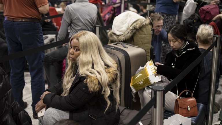 Задържаха двама за дроновете на летище "Гетуик"