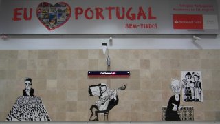 Metro_de_Lisboa_-_Estação_Aeroporto_(8176844597)