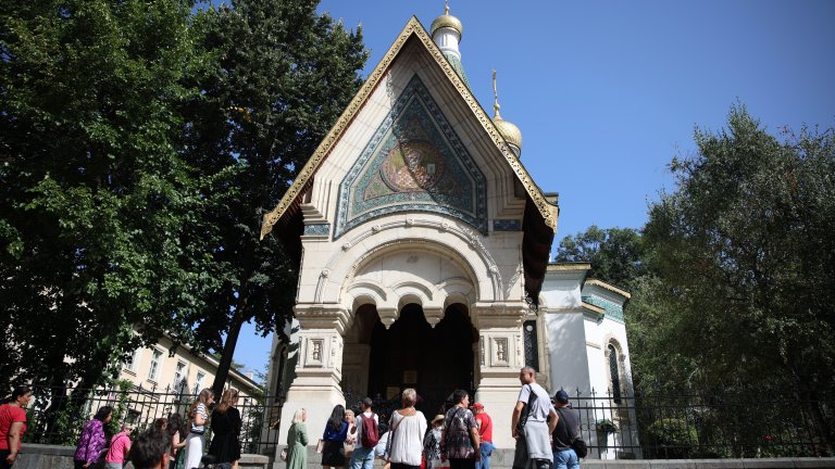 Руската църква "Свети Николай" в София затваря врати (снимки)