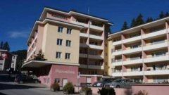 Швейцарски хотел иска клиентите евреи да се къпят