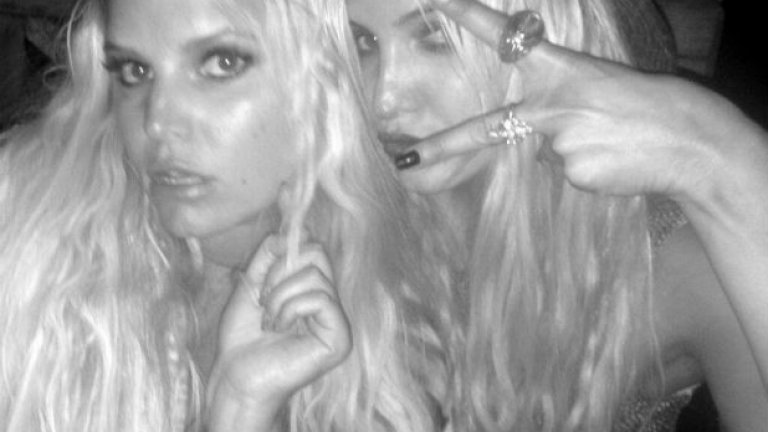 Сестринска любов между Джесика и Ашли Симпсън