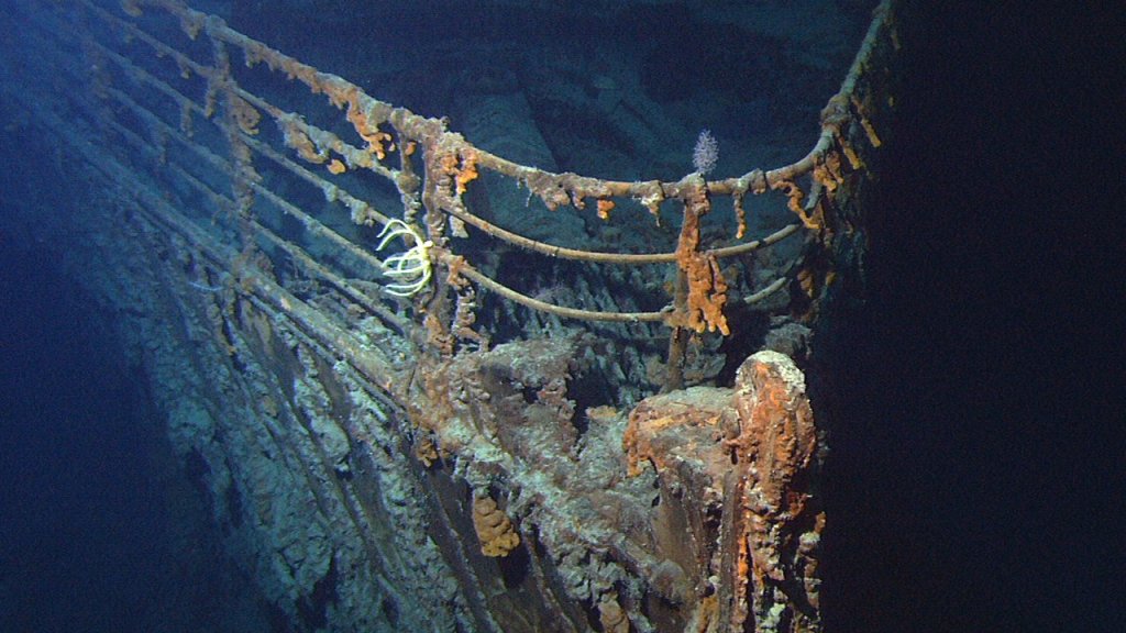1280px-Titanic_wreck_bow