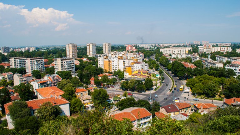 Полудревен и вечен