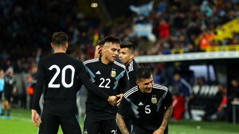 Аржентина изигра много лошо първо полувреме, но после се вдигна и можеше дори да победи