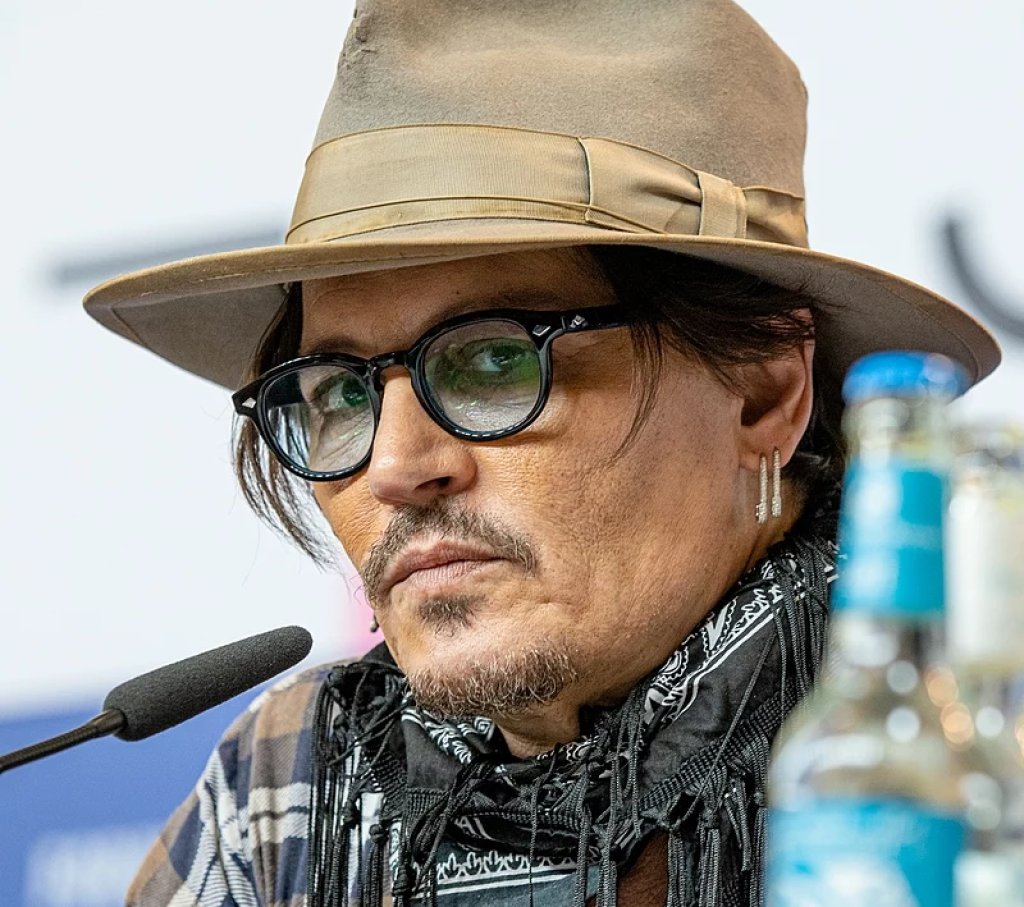 Johnny_Depp-2757_(cropped).jpg