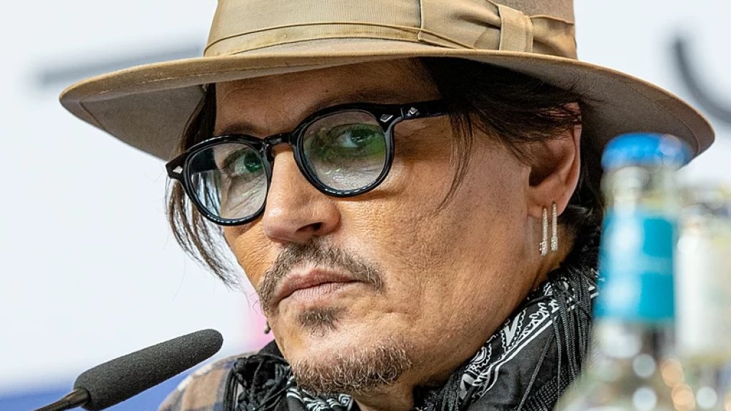Johnny_Depp-2757_(cropped).jpg