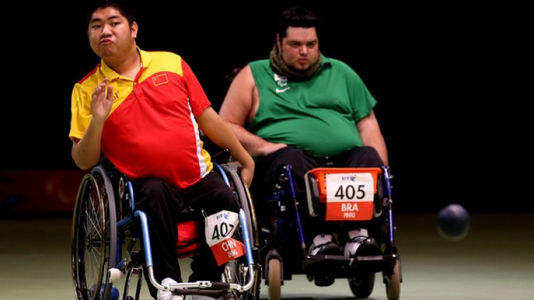 В параолимпийските спортове има също допинг
Хората с увреждания, състезаващи се в параолимпийски дисциплини също прибягват до забранени вещества. Бочията (игра, приближаваща се до принципа на кърлинга) има едно от най-високите нива на допинг случаи - 11 процента от тестовете са положителни. Това се дължи, отчасти, на по-малкия брой състезатели.