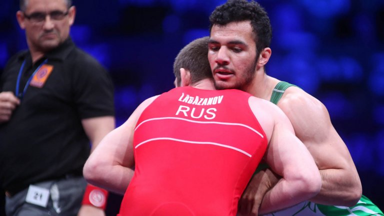 23-годишният Абделслам победи на финала в категория до 75 килограма класически стил с 4:1 точки руснака Чингиз Лабазанов, световен шампион в категория при 71-килограмовите от Ташкент 2014.

