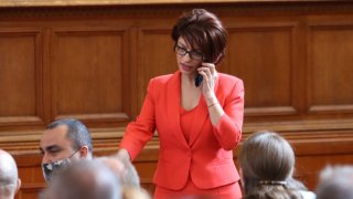 Младен Маринов не беше допуснат за член на една от временните комисии, а ГЕРБ напуснаха залата в знак на протест