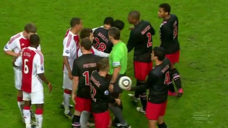 5. Ухапването I. Първата серия бе срещу Отман Бакал в дербито между ПСВ и Аякс през 2010-а. Наказанието му бе за 7 мача.