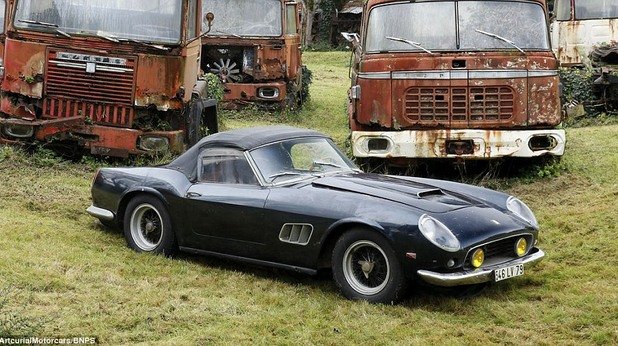 Това Ferrari 250 GT SWB California Spider от 1961 e в много добро състояние и се оценява на 12 милиона евро