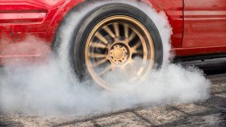 23-годишен във Враца също остава без книжка след дрифт в центъра на града (снимката е илюстративна)