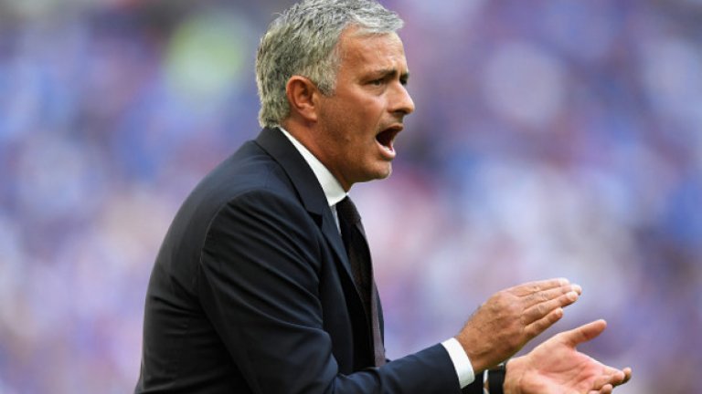 Жозе Моуриньо
Отбори, които е тренирал до 46: Бенфика, Униао де Лейрия, Порто, Челси, Интер
Трофеи до 46 г.: 14
Процент победи: 65.4
 
Издигна се до звезда в треньорството в Порто, но преди това "открадна" занаята от светила като сър Боби Робсън и Луис ван Гаал. На 46 г. вече беше спечелил Шампионската лига, Купата на УЕФА и първенствата на Португалия, Англия и Италия. През следващия сезон изведе Интер до безпрецедентен требъл.