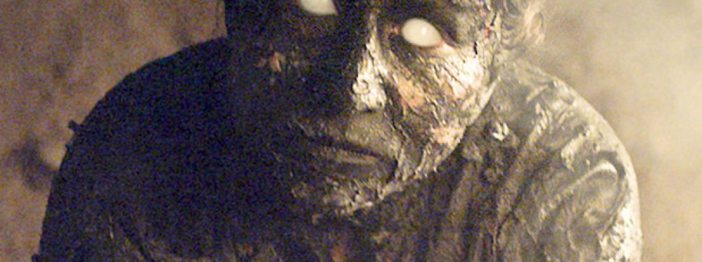 We Are Still Here
Заобикаля клишетата на повечето истории за духове и за злокобни изоставени къщи. Тук главните герои са две двойки ексцентрици и меланхолици на средна възраст, а призраците далеч не се задоволяват с това просто да се прокрадват около тях – тъй че осигуряват предостатъчно насилие в тази ужасяваща зимна приказка.