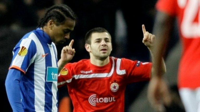 Любимецът на феновете Спас Делев успя да се разпише и срещу Порто