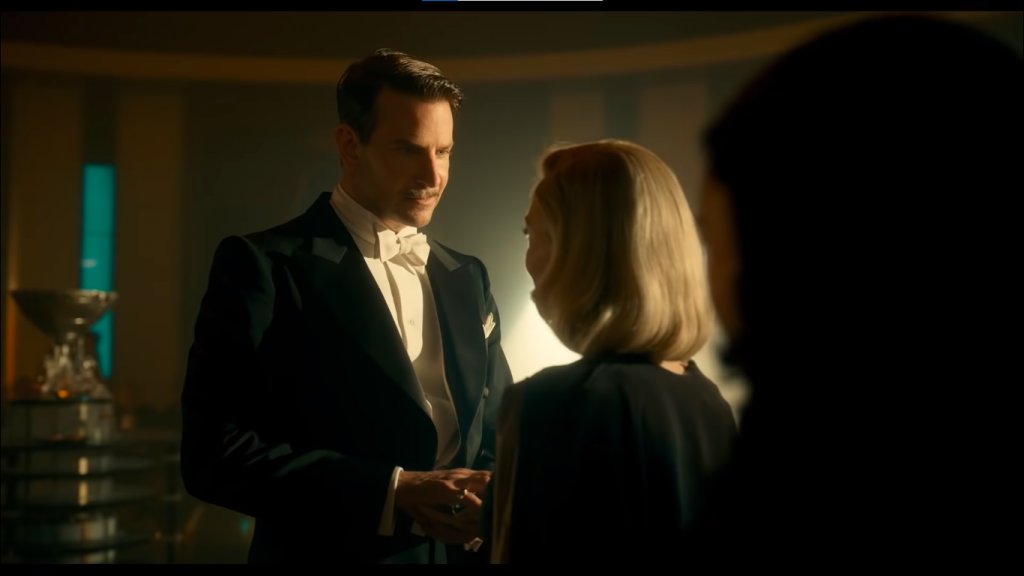 "Улицата на кошмарите"
Кога: 21 януари
Къде: кината
Психологическият трилър е новият филм на режисьора Гийермо дел Торо ("Формата на водата", "Лабиринтът на фавна") и грабва вниманието още на ниво актьорски състав - Брадли Купър, Кейт Бланшет, Уилям Дефо, Тони Колет и други. Адаптация на романа на Уилям Линдзи Грешам, "Улицата на кошмарите" разказва за Стан Карлайл - служител в пътуващ карнавал през 40-те години на миналия век, който започва да мами богатия елит и постепенно изгражда плана за най-голямата си - и опасна - измама до момента. А когато е замесен кинотворец като дел Торо, определено има защо да се подготвим за неочакваното.