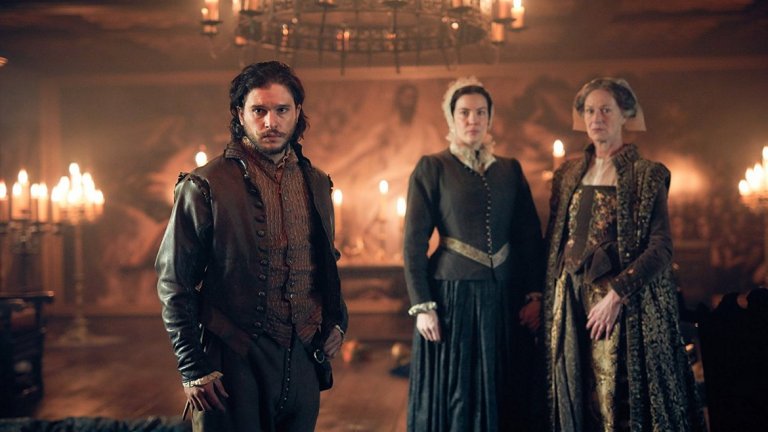 "Gunpowder" 
Минисериалът с Кит Харингтън и Лив Тейлър разказва за т.нар. Барутен заговор на Гай Фоукс от 1605 г., чиято цел е да взриви британския парламент и да убие крал Джеймс I. Още с първия си епизод, сериалът на BBC предизвика притеснения сред зрителите заради доста натуралистичните продължителни сцени с изтезания срещу преследваните католици. Ако обаче сте свикнали да гледате Джон Сноу на фона на реките от кръв в Game of Thrones, няма да отклоните поглед от трите серии на Gunpowder.