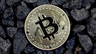 Финансовото министерство в Москва заговори за международни транзакции с дигитални пари