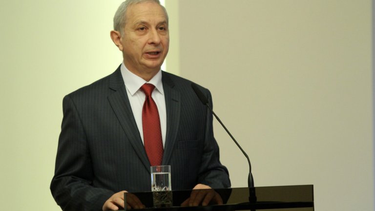 Герджиков посочи, че съжалява за уволнението на Иван Гарелов, допълвайки, че при медийният му съветник журналистическият нагон се е оказал доминира