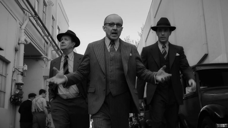 От платформата пуснаха кадри от черно-белия филм, който е първи за режисьора след Gone Girl