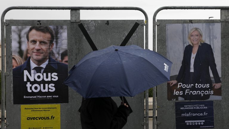 Прогнозите сочат лесна победа за действащия държавен глава на Франция